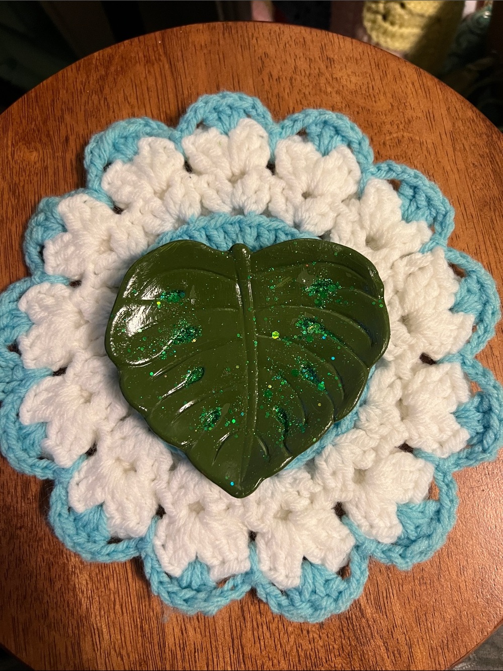 Handmade Olive Green Leaf Trinket Dish with Green Glitter - Picture 2 of 7